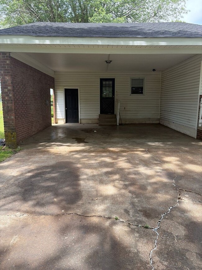 Photo - Available Now! Stunning Home!!