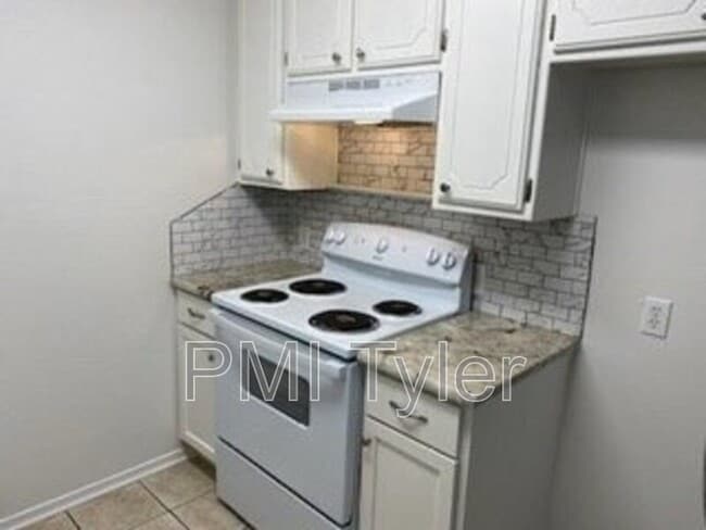 Photo - 16150 Shoshone Dr