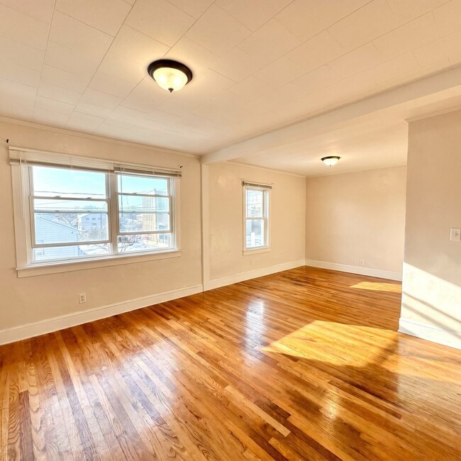 Building Photo - 45 Slater St Unit A