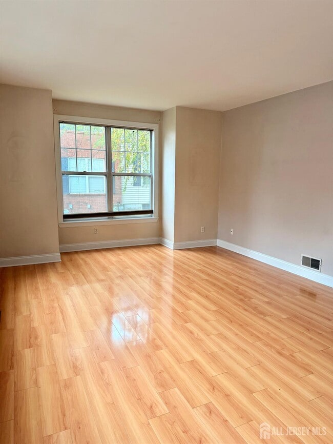 Photo - 616 Middlesex Ave