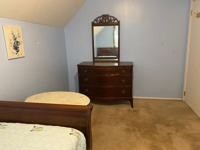 Photo - 24 Linden Pl