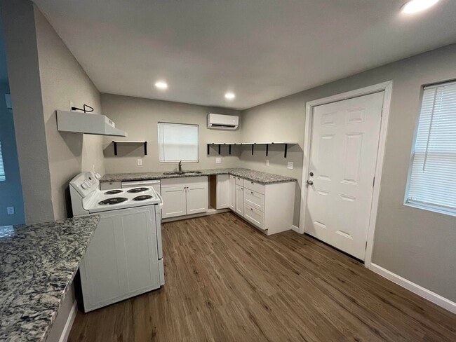 Photo - 809 S Pierce St