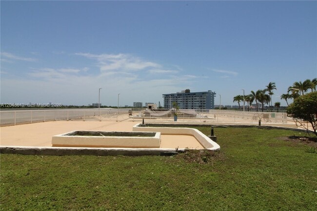 Building Photo - 13499 Biscayne Blvd Unit 412