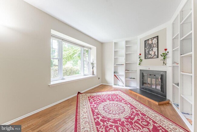 Photo - 11 Chateau Cir