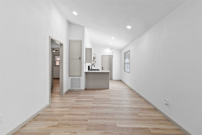 1503 Ave P