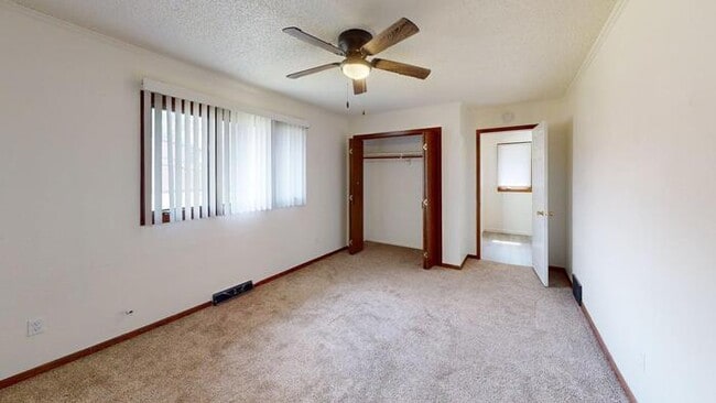 Photo - 331 W Indiana Ave