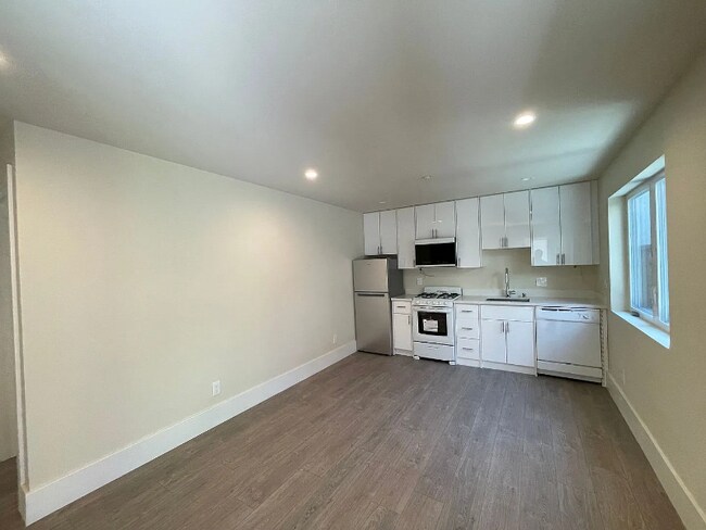 Photo - 52 E 40th Ave Unidad 58 E 40th Ave  1