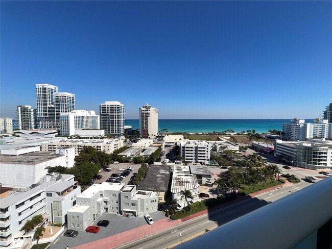 Building Photo - 6770 Indian Creek Dr Unit PH-D