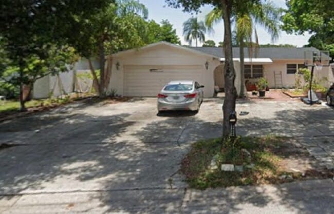 Building Photo - 3979 43rd Ave N Unit 43rd Ave N