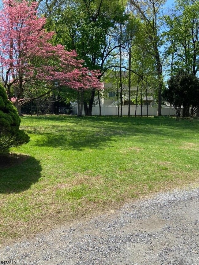 Photo - 492 Dogwood Ln