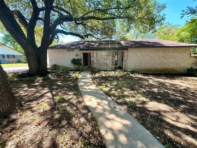 Photo - 2307 Monarch Dr