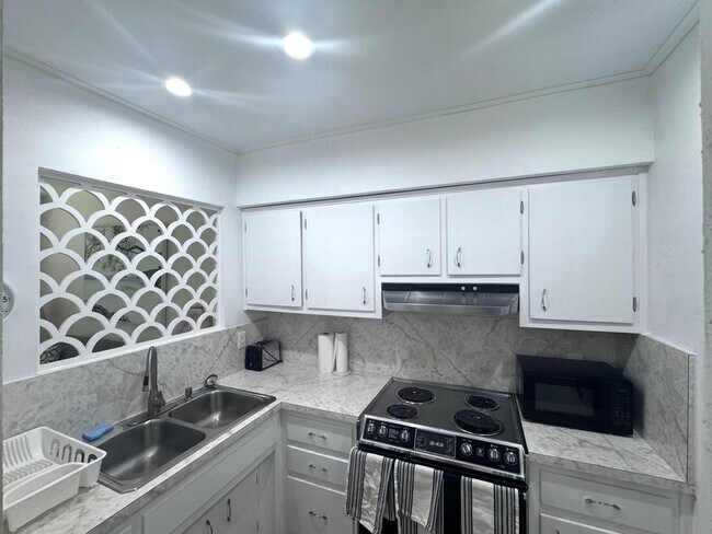 1960 NE 1st St Unit 7d
