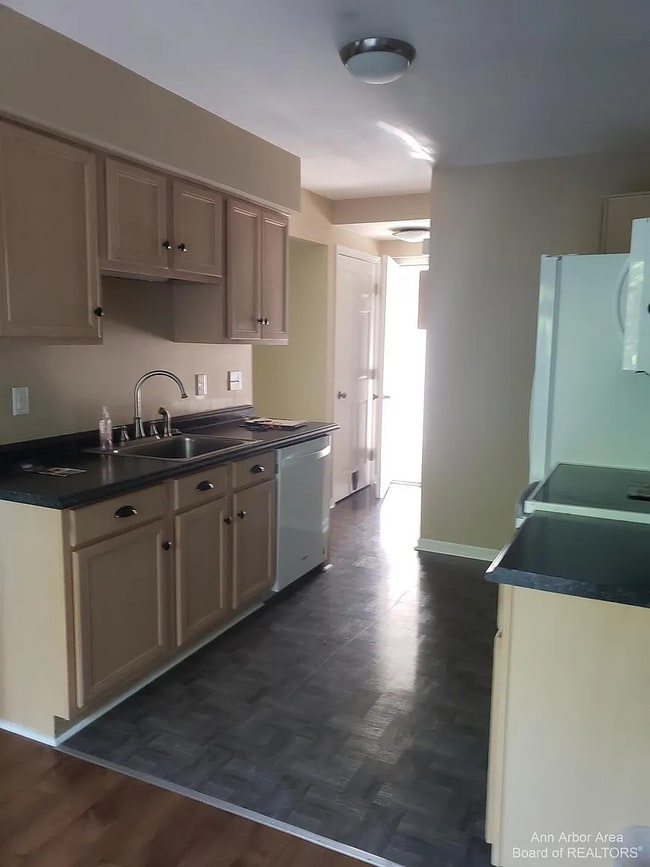 Photo - 135 Commons Cir Unit 135