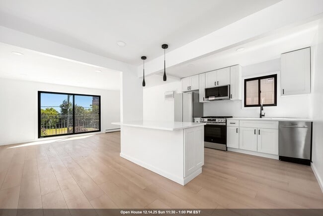 Building Photo - 503 Palisade Ave