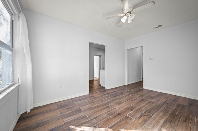 Photo - 1602 Wambolt St