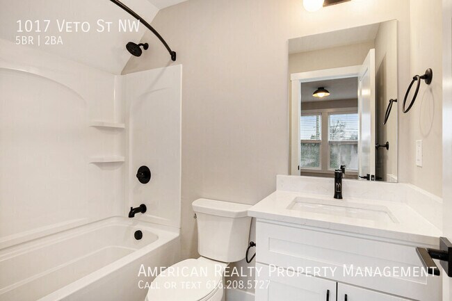 Photo - 1017 Veto St NW