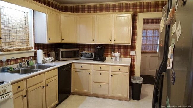 Photo - 1813 Queen St