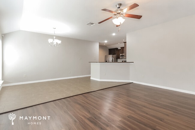 Photo - 1629 Applegate Way