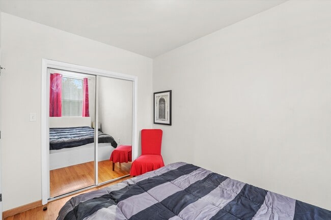 Photo - 624 S Oakley Blvd Unit 2