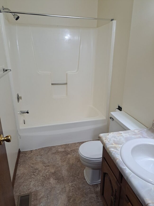 Photo - 2 BR Townhouse near Purdue Fort Wayne