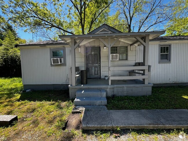 Building Photo - 826 Winston Rd Unit C Rental