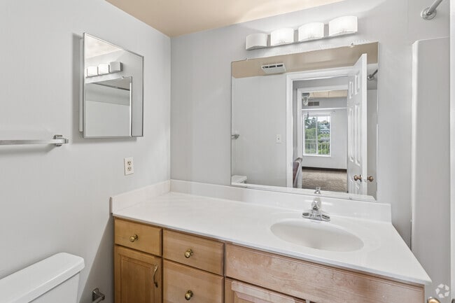 2BR, 2BA - 1,326SF - Bathroom