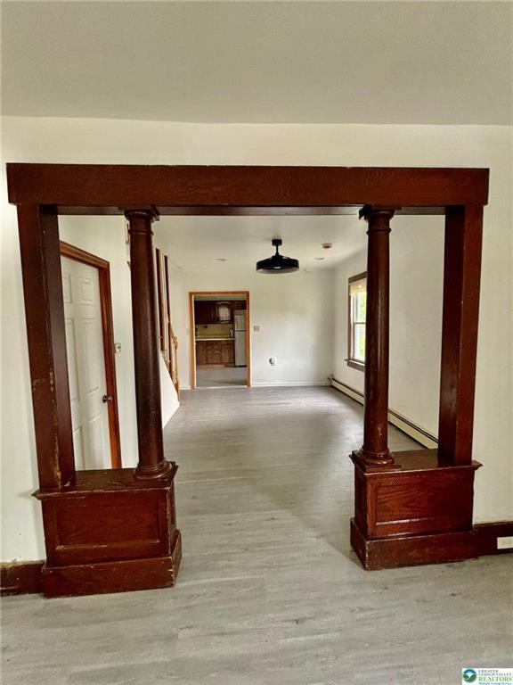 Photo - 639 S Main St