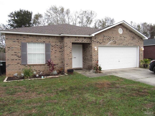 Building Photo - 608 Saleta St