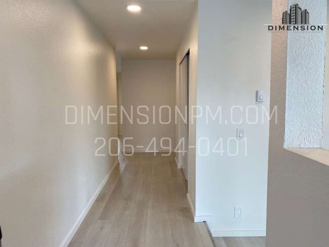 Photo - Wonderful 2 bed/1 bath duplex with firepla...