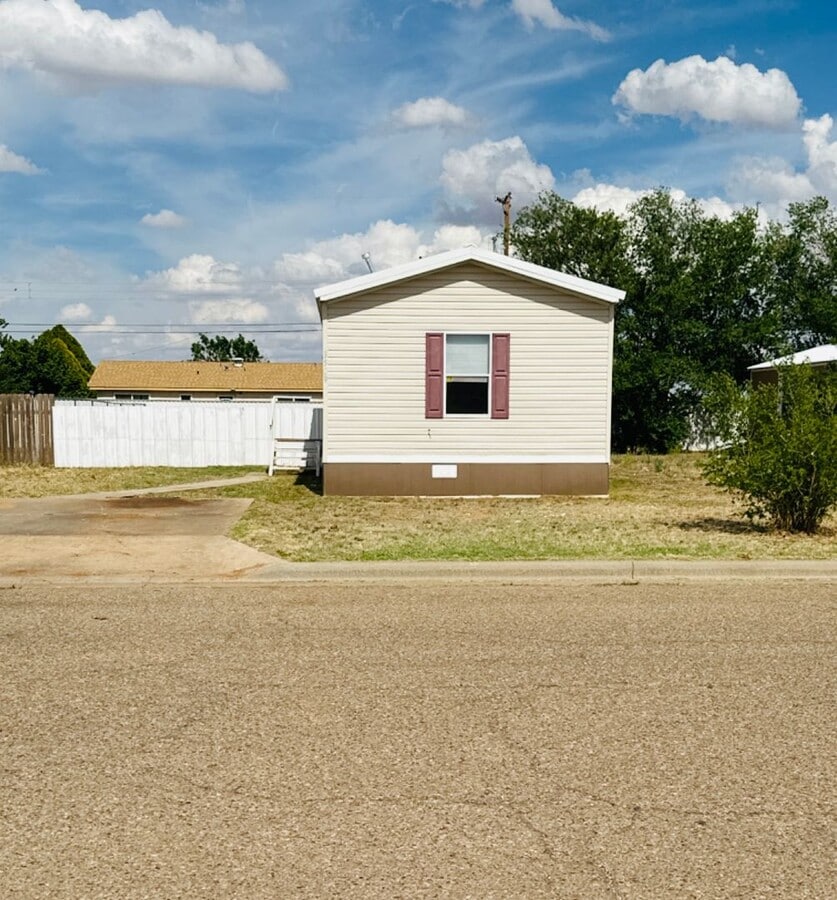 3 bedroom 2 bath in Clovis - 3 bedroom 2 bath in Clovis