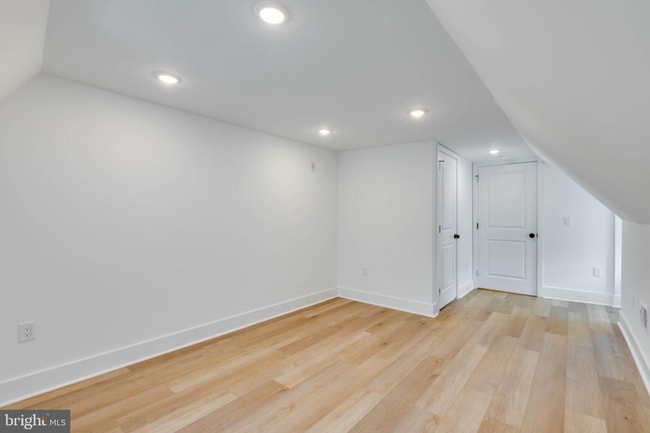Building Photo - 4327 Baltimore Ave Unit 4