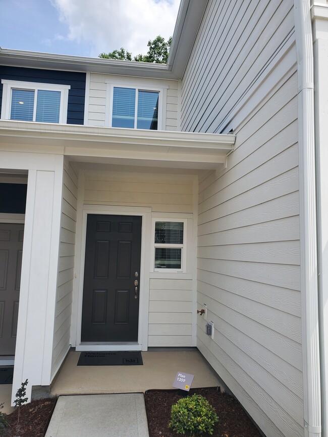 Building Photo - 10637 Brookside Reserve Rd