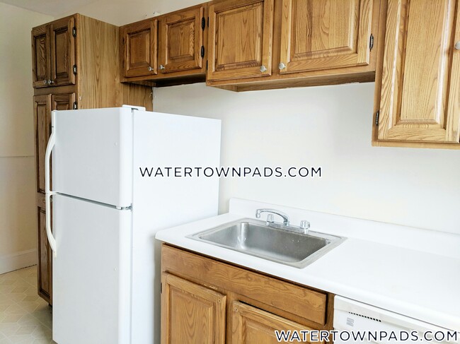 Building Photo - 550 Belmont St