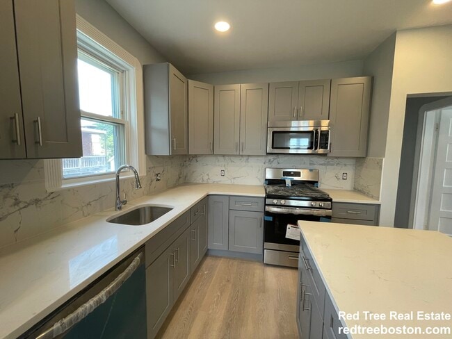 Building Photo - 44 Ashley St Rental