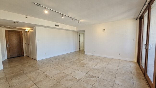 Photo - 230 E 300 S Unit 1008