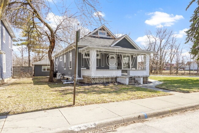 Photo - 1701 Barth Ave