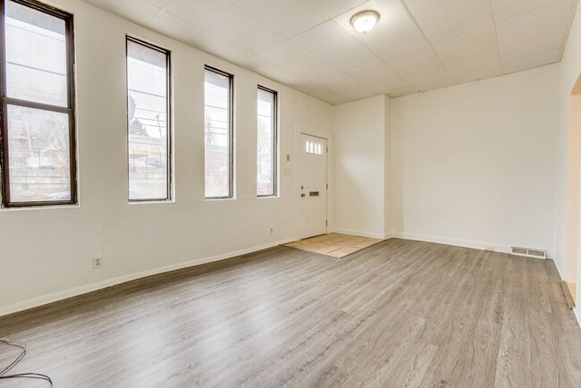 Photo - 705 Brownsville Rd Unidad 1st Floor Front