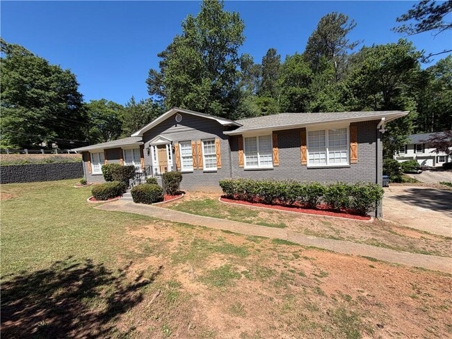 Photo - 3336 Camelot Dr NE