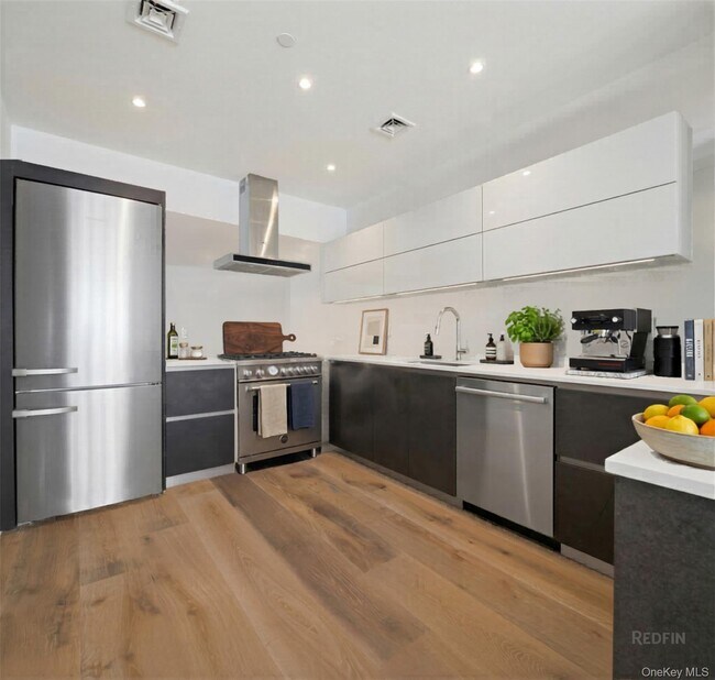 Photo - 128 W 26th St Unit 13