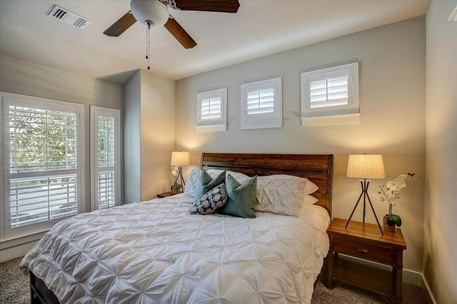 Photo - 11102 Railway Ln