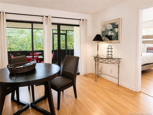 Photo - 615 NW Oleander St Unit 103
