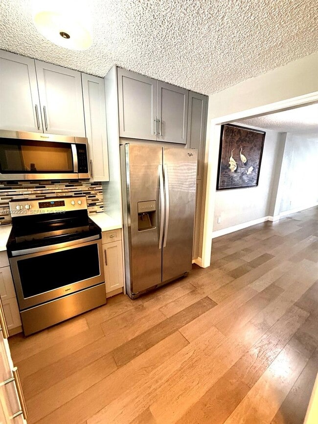 Photo - 1635 W 44th Pl Unit 311
