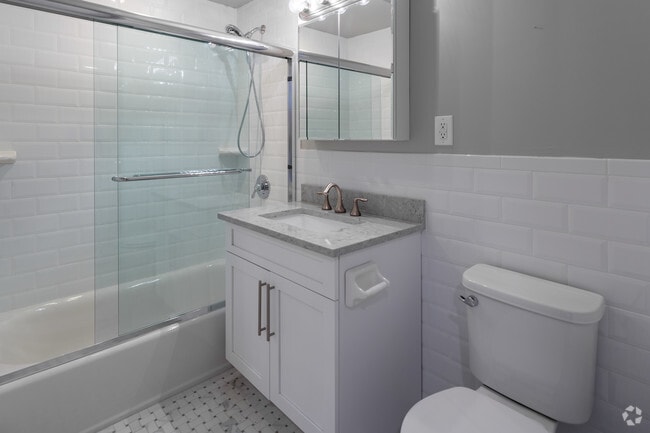 1BR,1BA - 790 SF - Bathroom