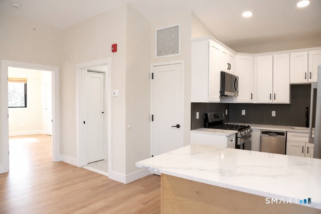 Building Photo - 937 Post Rd Unit 3B