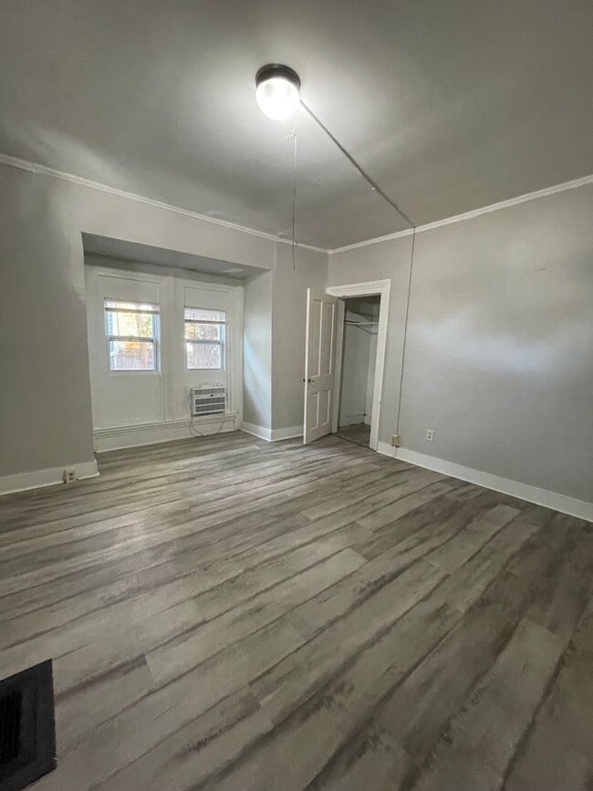 Photo - 909 Merchant St Unit Apt 2