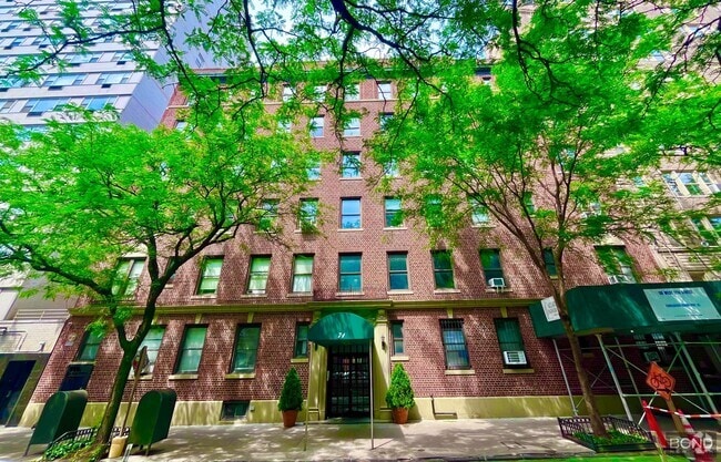 Building Photo - 71 W 12th St Unit 4A Rental