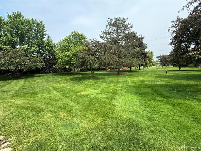 Photo - 1550 Meadowside Dr Unit 187