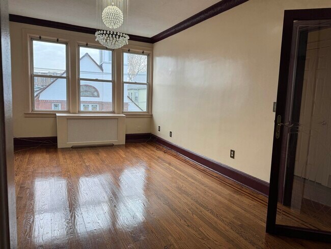 Photo - 13 W 27th St