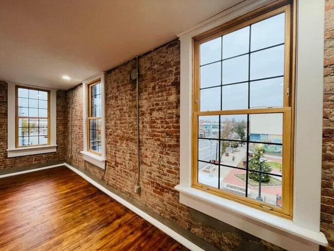 Photo - 702 Lincolnway Unit Suite 1