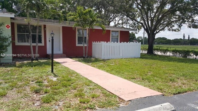 Building Photo - 7142 Southgate Blvd Unit 7142